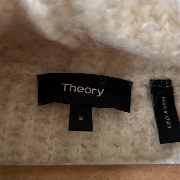 Theory Oversized Turtleneck Sweater - Picture 4 of 4